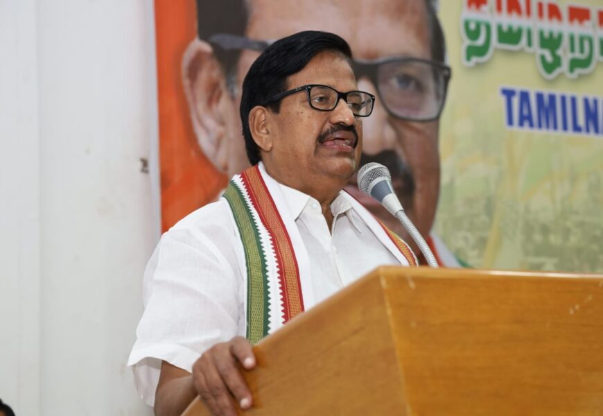 நேர்மையான அதிகாரியான அலோக் வர்மாவை பதவியிலிருந்து நீக்கிவிட்டு, ஊழல் குற்றச்சாட்டுக்கு ஆளான ஒருவரை அரவணைப்பதன் மூலம் பதவியில் தொடரும் தார்மீக உரிமையைப் பிரதமர் மோடியும் மத்திய உள்துறை அமைச்சர் அமித்ஷாவும் இழந்து விட்டார்கள்.