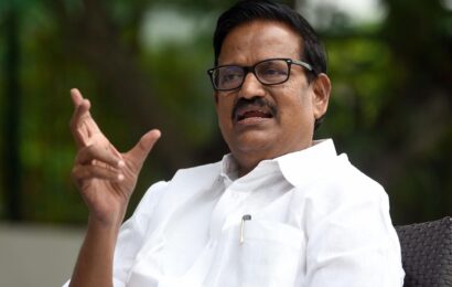 ஜல் சக்தி அமைச்சகத்துக்குக் கீழ் அமைக்கப்பட்ட காவிரி மேலாண்மை வாரியம் அதற்குக் கட்டுப்பட்ட ஒரு துறையாக மாற்றப்பட்டிருக்கிறது. இந்த நடவடிக்கை மாநில அரசுகளின் உரிமையைப் பறித்து கூட்டாட்சி தத்துவத்தைக் குழிதோண்டிப் புதைக்கிற செயலாகும். – கே.எஸ் அழகிரி ஜல் சக்தி அமைச்சகத்துக்குக் கீழ் அமைக்கப்பட்ட காவிரி மேலாண்மை வாரியம் அதற்குக் கட்டுப்பட்ட ஒரு துறையாக மாற்றப்பட்டிருக்கிறது. இந்த நடவடிக்கை மாநில அரசுகளின் உரிமையைப் பறித்து கூட்டாட்சி தத்துவத்தைக் குழிதோண்டிப் புதைக்கிற செயலாகும். – கே.எஸ் அழகிரி