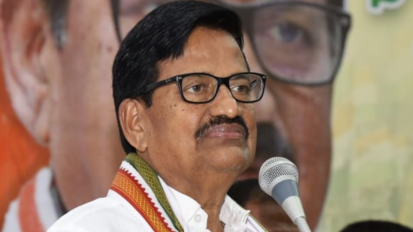 திருமதி. பிரியங்கா காந்தி அவர்களுக்கு எதிராக நடந்த ஜனநாயகப் படுகொலையை கண்டித்து அதன்படி தமிழகத்தில் உள்ள அனைத்து மாவட்ட காங்கிரஸ் கமிட்டிகளும் நாளை செவ்வாய்கிழமை மாவட்ட ஆட்சித் தலைவர்கள் அலுவலகங்கள் முன்பாக கண்டன ஆர்ப்பாட்டங்களை நடத்த வேண்டுமென கேட்டுக் கொள்கிறேன். – தலைவர் திரு கே எஸ் அழகிரி