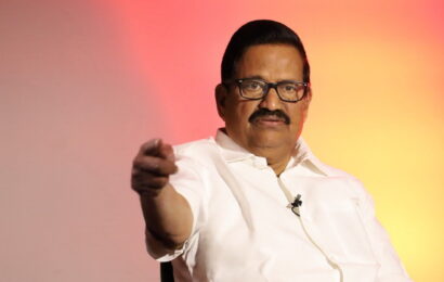 மதரீதியாக மக்களை பிளவுபடுத்தி அரசியல் ஆதாயம் தேடுகிற அணுகுமுறையை கையாண்ட பா.ஜ.க.வினர் தற்போது இந்தி மொழி திணிப்பை கையில் எடுத்திருக்கிறார்கள். இதை உறுதி செய்கிற வகையில் அமித்ஷாவின் பேச்சு அமைந்திருக்கிறது.  – தலைவர் திரு கே எஸ் அழகிரி