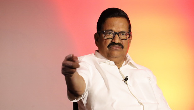 மதரீதியாக மக்களை பிளவுபடுத்தி அரசியல் ஆதாயம் தேடுகிற அணுகுமுறையை கையாண்ட பா.ஜ.க.வினர் தற்போது இந்தி மொழி திணிப்பை கையில் எடுத்திருக்கிறார்கள். இதை உறுதி செய்கிற வகையில் அமித்ஷாவின் பேச்சு அமைந்திருக்கிறது.  – தலைவர் திரு கே எஸ் அழகிரி
