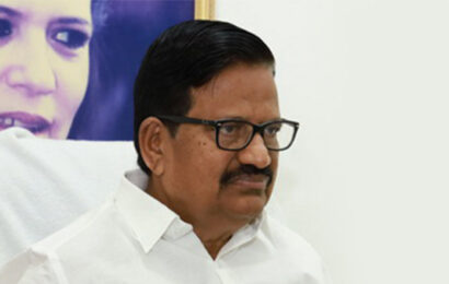 கோவை கார் சிலிண்டர் வெடிப்பு சம்பவம் குறித்து அக்டோபர் 31 ஆம் தேதி மாவட்ட பா.ஜ.க. சார்பாக கடையடைப்பு நடத்தப்படும் என்று அறிவித்திருக்கிறார்கள். பா.ஜ.க.வின் அதிகாரப்பூர்வ நிலை என்ன ? இதில் கூட பா.ஜ.க.வின் இரட்டை வேடம் அம்பலமாகியுள்ளது.  – தலைவர் திரு கே எஸ் அழகிரி