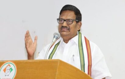 தமிழக பா.ஜ.க. தலைவராக அண்ணாமலை பொறுப்பேற்றது முதற்கொண்டு செய்தியாளர்கள் சந்திப்பின் போது, ஆதாரமற்ற கருத்துகளுக்கு விளக்கம் கேட்டால் செய்தியாளர்கள் மீது கடுமையான கோபத்தை வெளிப்படுத்துவதோடு, மிரட்டுகிற தொனியில் பேசுவது தொடர் கதையாகி வருகிறது. – தலைவர் திரு கே எஸ் அழகிரி