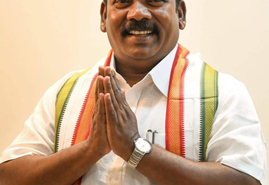 சென்னை மாநகர மக்கள் அனைவரும் நிம்மதியடைகிற வகையில் இன்று இயல்பு நிலை திரும்பியிருக்கிறது. இதற்கு தமிழக அரசின் புயல் வேக முன்னெச்சரிக்கை நடவடிக்கைகளே முக்கிய காரணமாகும். எதையும் விமர்சனம் செய்து வந்த ஆளுநர் ஆர்.என். ரவி அவர்களே தமிழக அரசின் நிவாரண நடவடிக்கைகளை பாராட்டியிருப்பது குறிப்பிடத்தக்கது. இதன்மூலம், தமிழக அரசு கடந்த காலங்களில் எடுத்த முன்னெச்சரிக்கை நடவடிக்கைகளுக்கு உரிய பலன் கிடைத்துள்ளது. எதிர்கட்சியினரே விமர்சிக்க முடியாத அளவிற்கு தமிழக அரசின் செயல்பாடுகளை அனைவரும் பாராட்டுகிறார்கள். இத்தகைய சீரிய முயற்சிகளை திட்டமிட்டு, செயல்படுத்திய தமிழக முதலமைச்சர் உள்ளிட்ட அனைத்து பெருமக்களையும் தமிழ்நாடு காங்கிரஸ் சார்பில் மனதார பாராட்டுகிறேன்.   – தலைவர் திரு கு. செல்வப்பெருந்தகை, எம்.எல்.ஏ.- தலைவர் திரு கு. செல்வப்பெருந்தகை, எம்.எல்.ஏ.