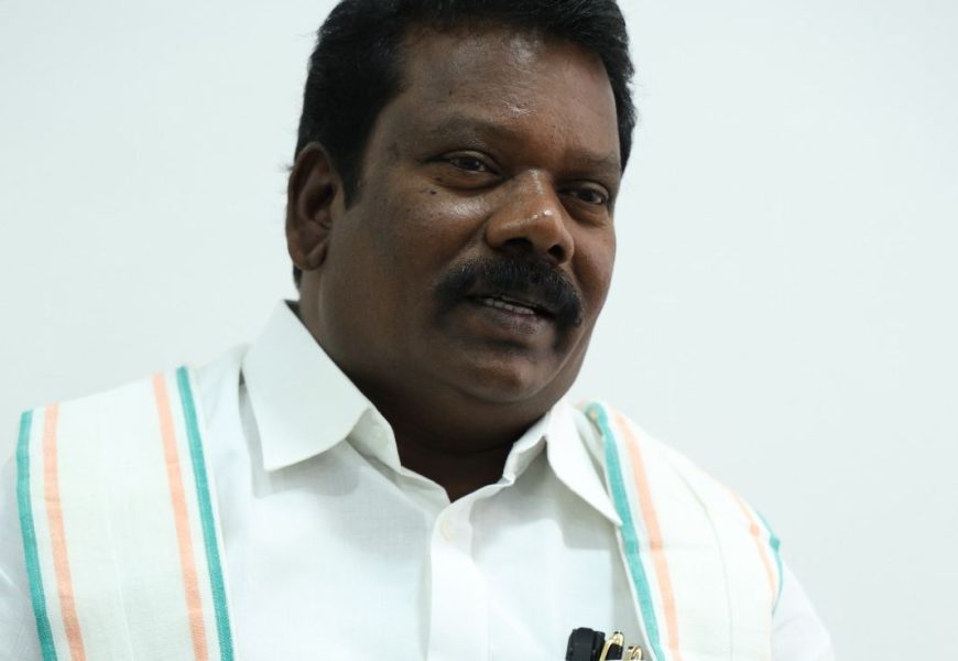 டாக்டர் அம்பேத்கர் அவர்கள் உருவாக்கிய இந்திய அரசமைப்பு சட்டத்தில் அனைத்து இந்திய குடிமக்களுக்கும் வழங்கப்பட்டுள்ள கருத்துரிமை மற்றும் பேச்சுரிமைகளை நசுக்க, மோடி அரசு முன்னெடுத்து வரும் மிரட்டல்கள் மற்றும் வழக்குகளை காங்கிரஸ் பேரியக்கம் எதிர் கொண்டு, அவற்றை முறியடிக்கும் என்று உறுதி கூறுகிறேன்.