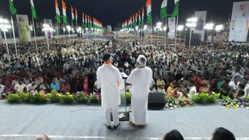 வாக்கு திருடனே பதவி விலகு என்ற முழக்கத்தை முன்வைத்து மாபெரும் வாக்கு அதிகார மாநாடு