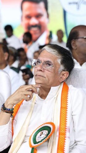 வாக்கு திருடனே பதவி விலகு என்ற முழக்கத்தை முன்வைத்து மாபெரும் வாக்கு அதிகார மாநாடு