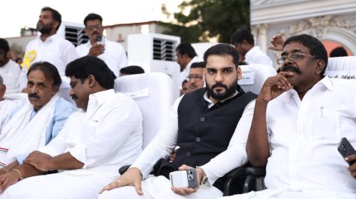 வாக்கு திருடனே பதவி விலகு என்ற முழக்கத்தை முன்வைத்து மாபெரும் வாக்கு அதிகார மாநாடு